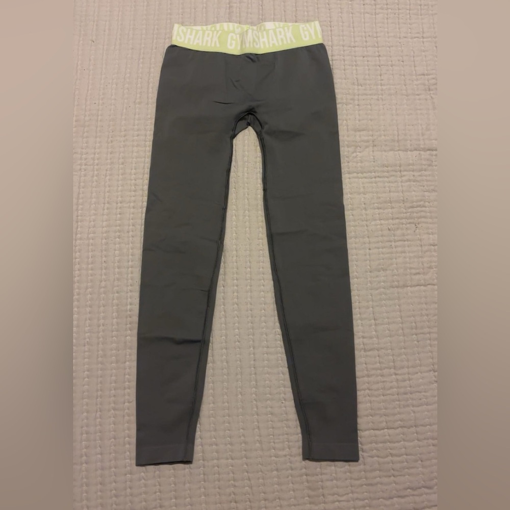 Gymshark Leggings in Gray and Yellow